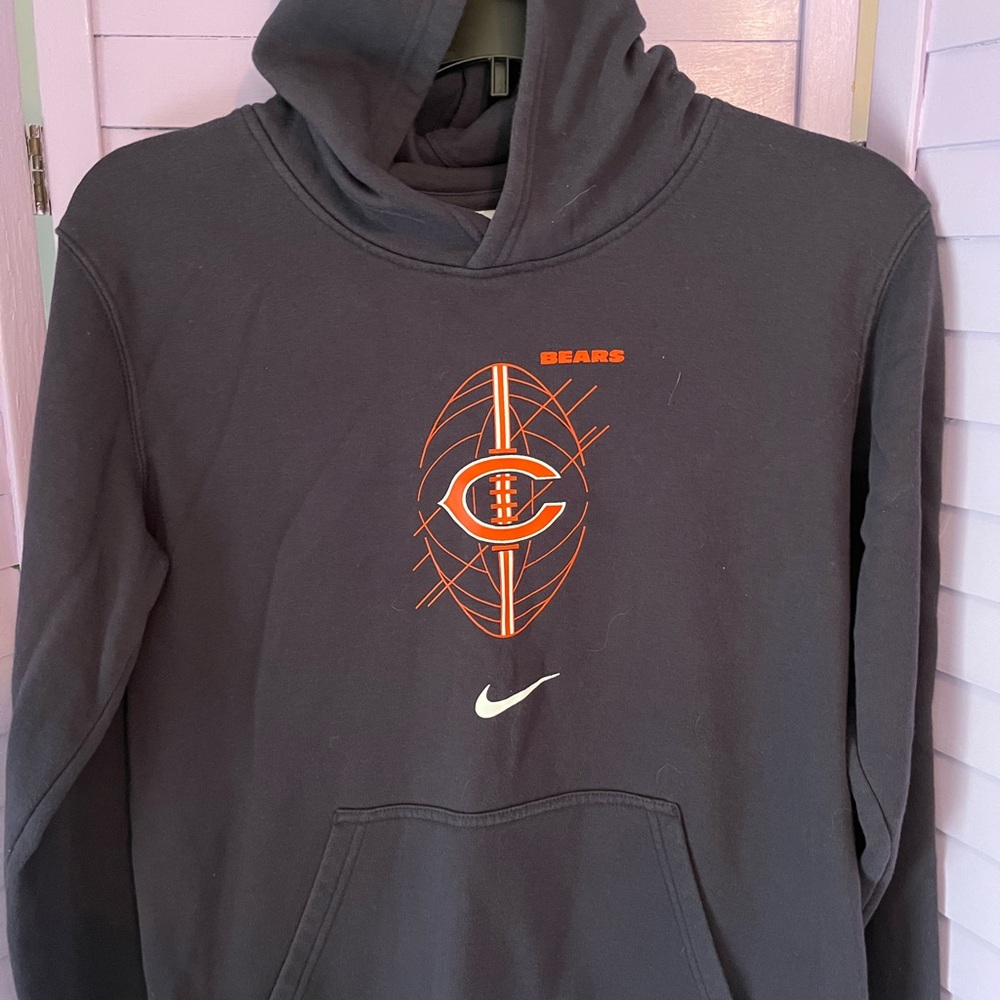 Nike Navy Blue Hoodie with Da Bears  Logo in EUC.  Solid back Youth L